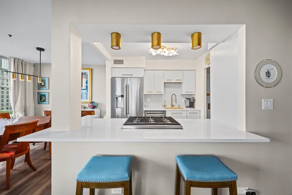 $515,000 | 1000 North Lake Shore Drive, Unit 808, Chicago, IL 60611