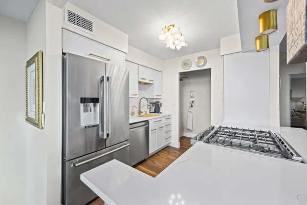 $515,000 | 1000 North Lake Shore Drive, Unit 808, Chicago, IL 60611