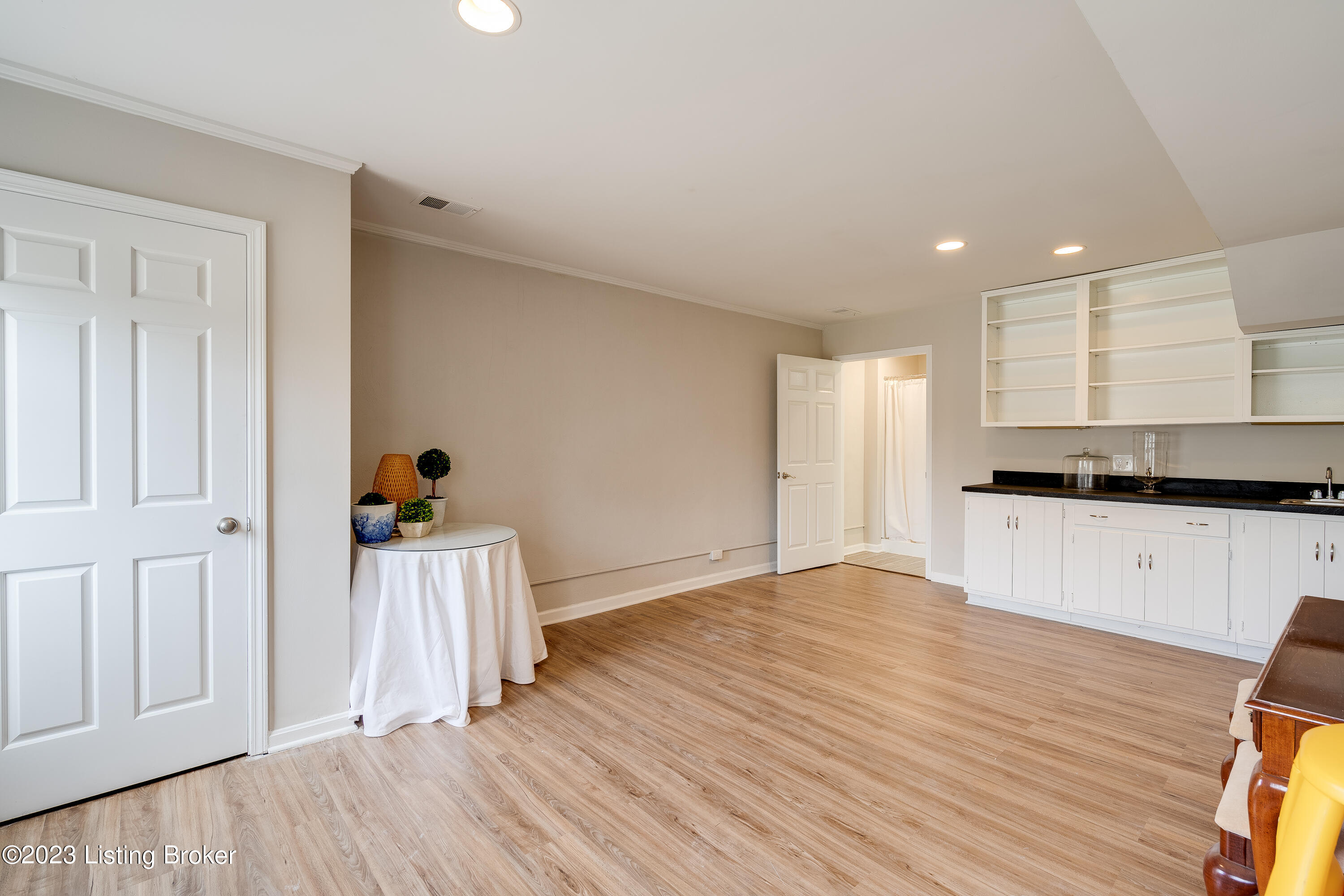 5510 Apache Road Louisville, KY 40207 - Photo 27 of 33 5510 Apache Rd-31