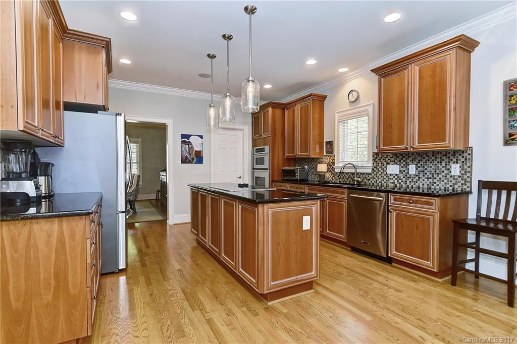 6211 Sharon Acres Road Charlotte, NC 28210 - Photo 9 of 31 Gallery Image 9