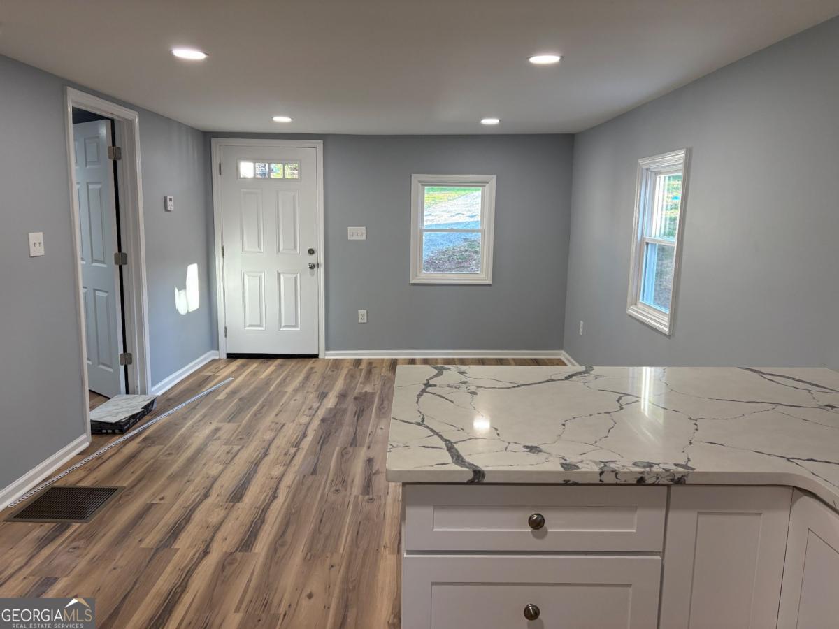 286 Pine Avenue Commerce, GA 30529 - Photo 9 of 16