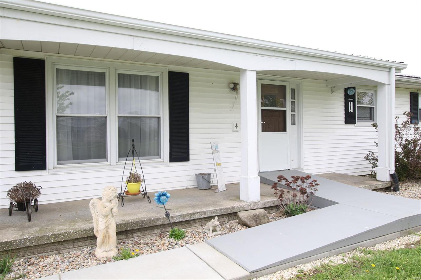 33325 Kane Road Medora, IL 62063 - Photo 8 of 21