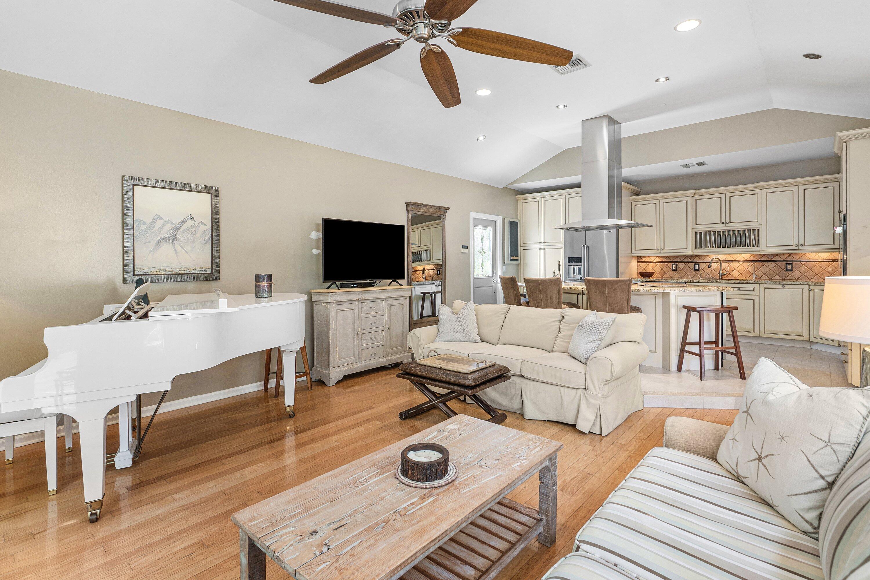 802 Northeast 2nd Street Delray Beach, FL 33483 - Photo 19 of 52 802 NE 2nd Street