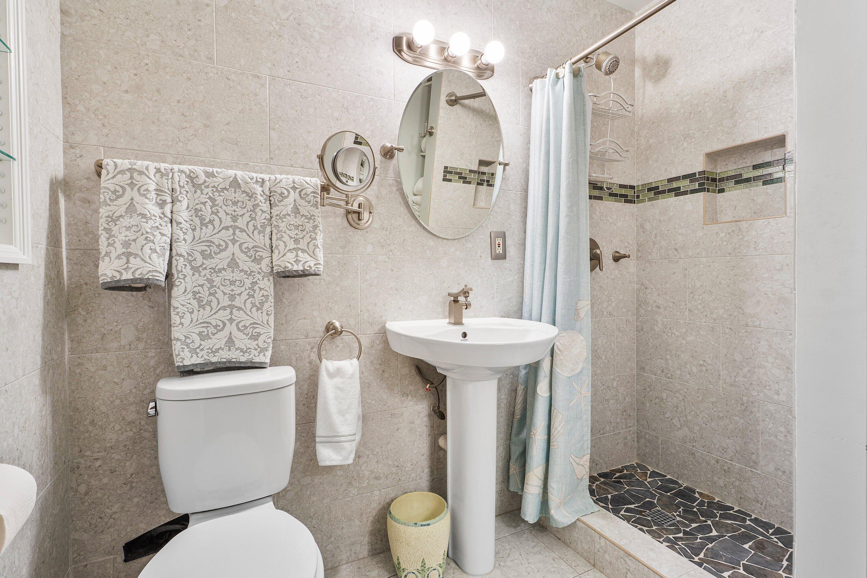 802 Northeast 2nd Street Delray Beach, FL 33483 - Photo 33 of 52 802 NE 2nd Street