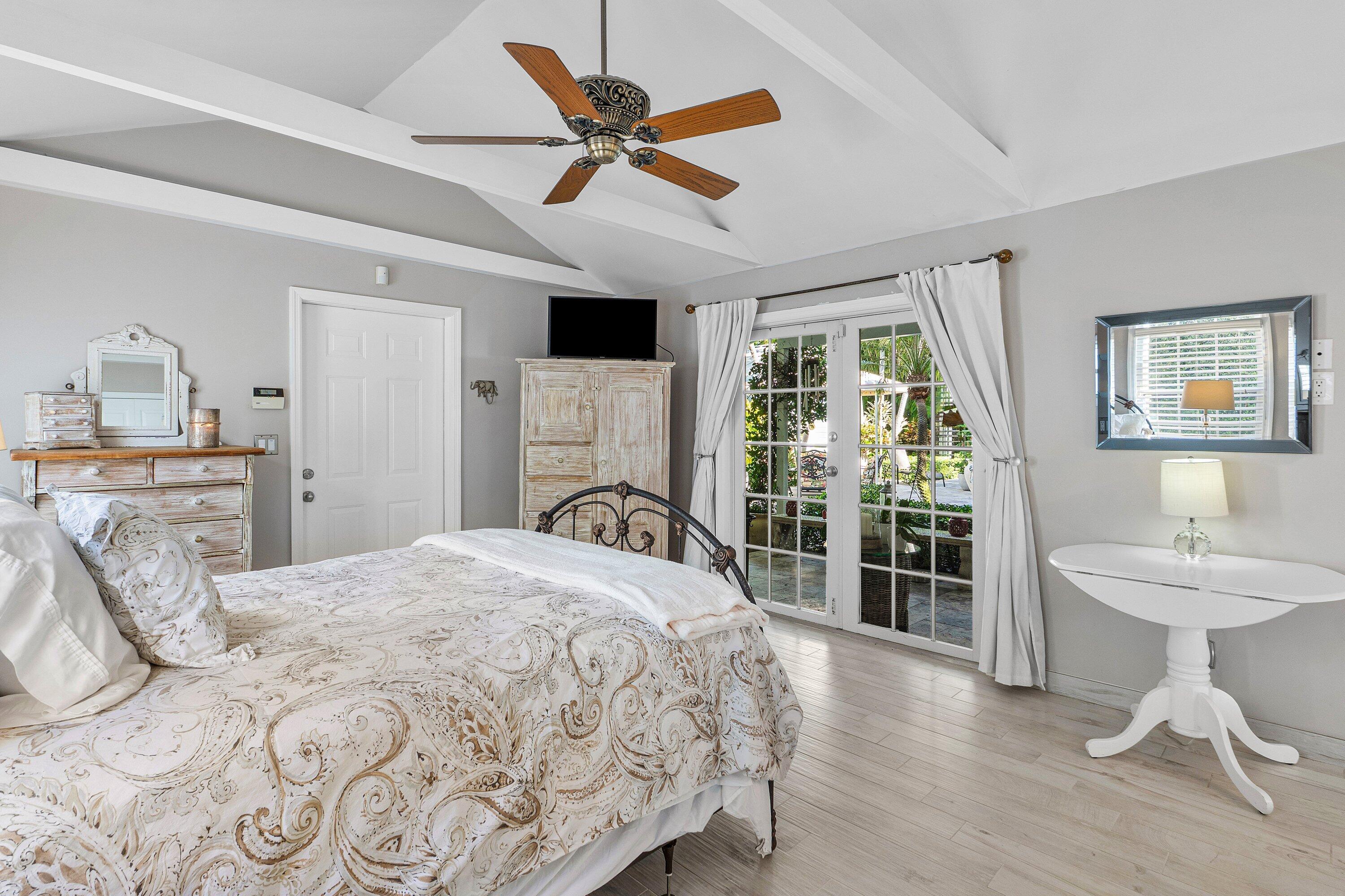 802 Northeast 2nd Street Delray Beach, FL 33483 - Photo 38 of 52 802 NE 2nd Street