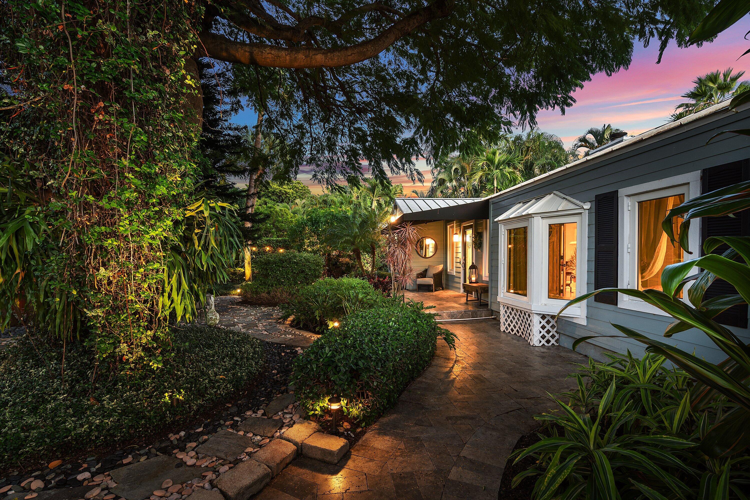 802 Northeast 2nd Street Delray Beach, FL 33483 - Photo 4 of 52 802 NE 2nd Street