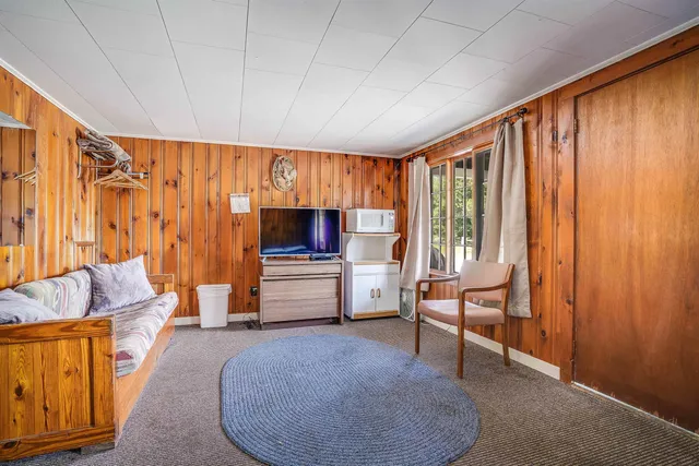 $1,550,000 | 626 West Main Street, Hillsborough, NH 03440