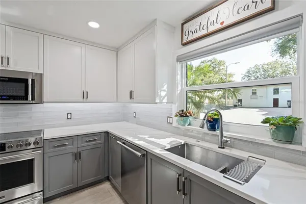 $395,000 | 2700 Bayshore Boulevard, Unit 560, Dunedin, FL 34698