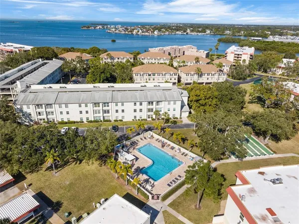 $395,000 | 2700 Bayshore Boulevard, Unit 560, Dunedin, FL 34698