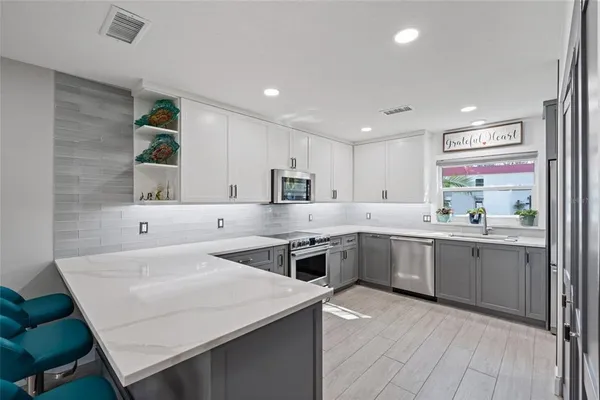 $395,000 | 2700 Bayshore Boulevard, Unit 560, Dunedin, FL 34698