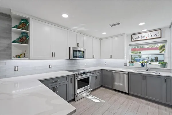 $395,000 | 2700 Bayshore Boulevard, Unit 560, Dunedin, FL 34698