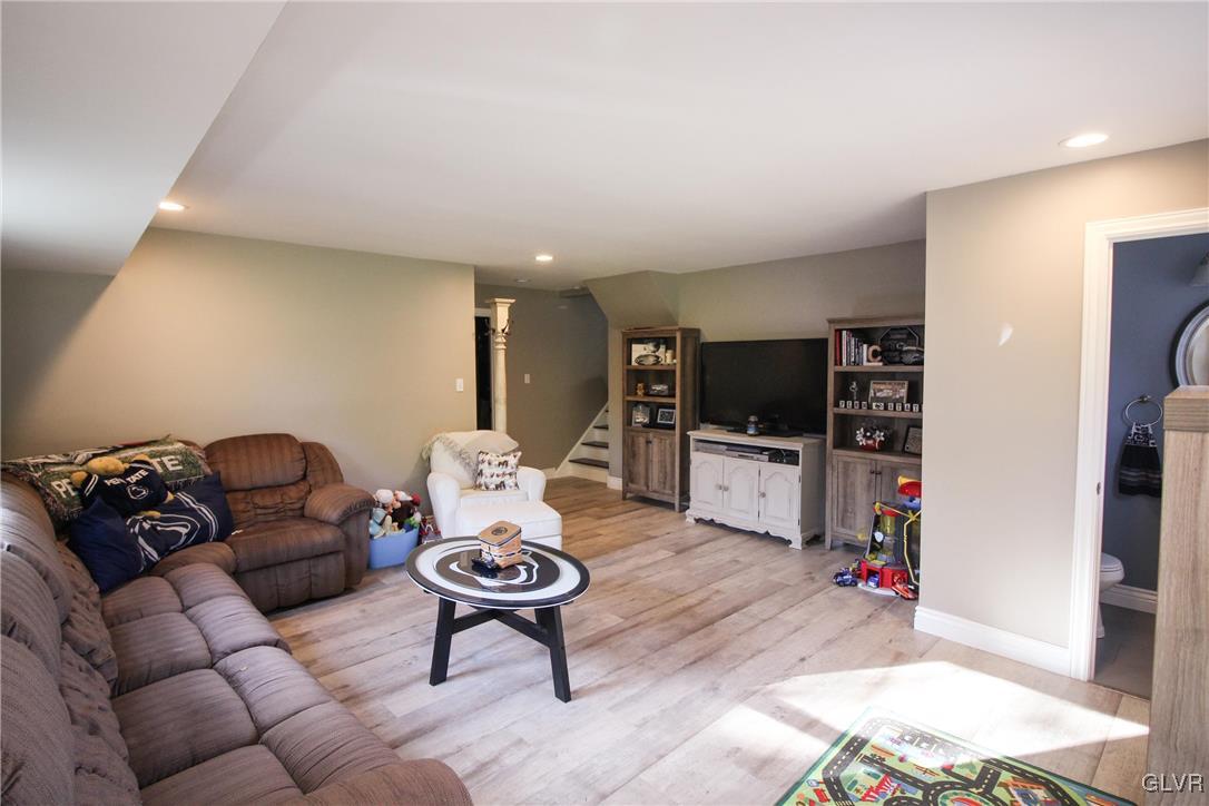 1955 Hopewell Road Bethlehem, PA 18017 - Photo 17 of 20 Gallery Image 17