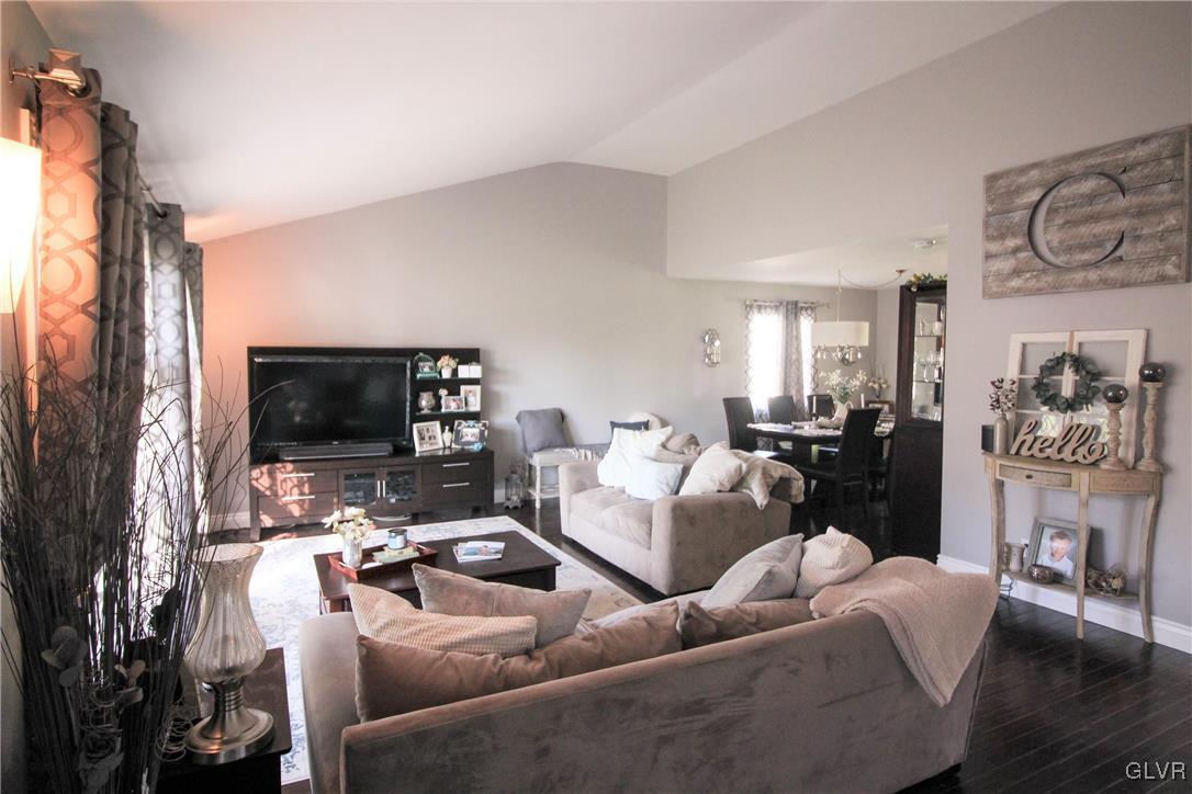 1955 Hopewell Road Bethlehem, PA 18017 - Photo 3 of 20 Gallery Image 3