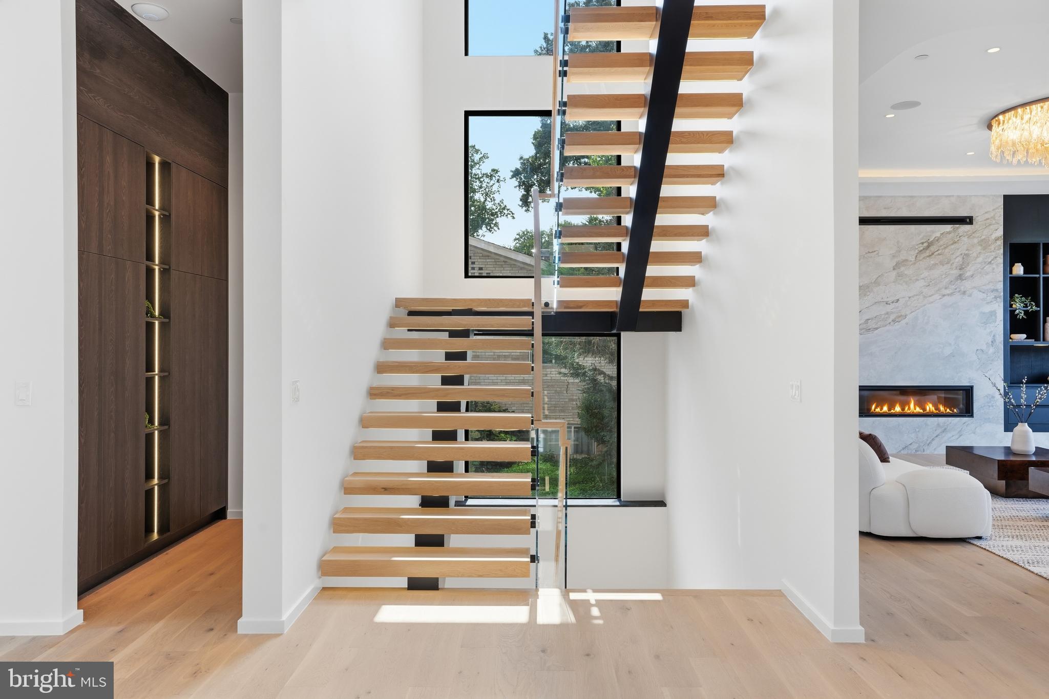 6201 Plainview Road Bethesda, MD 20817 - Photo 26 of 100 Floating Stairs