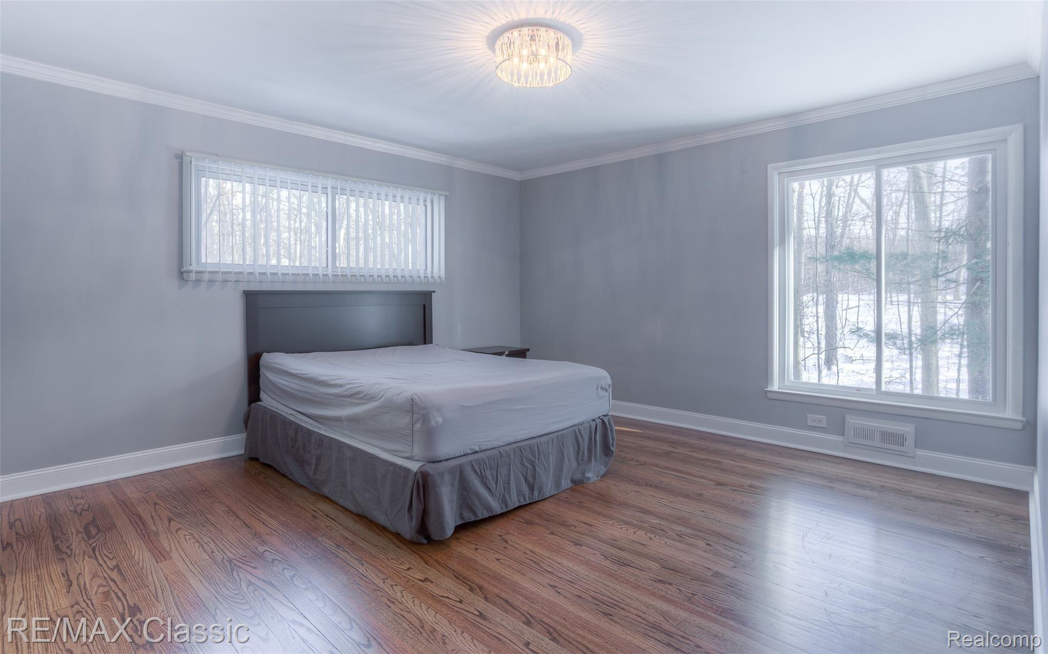 27375 Wellington Road Franklin, MI 48025 - Photo 23 of 29 27375 wellington interiors (22).jpg