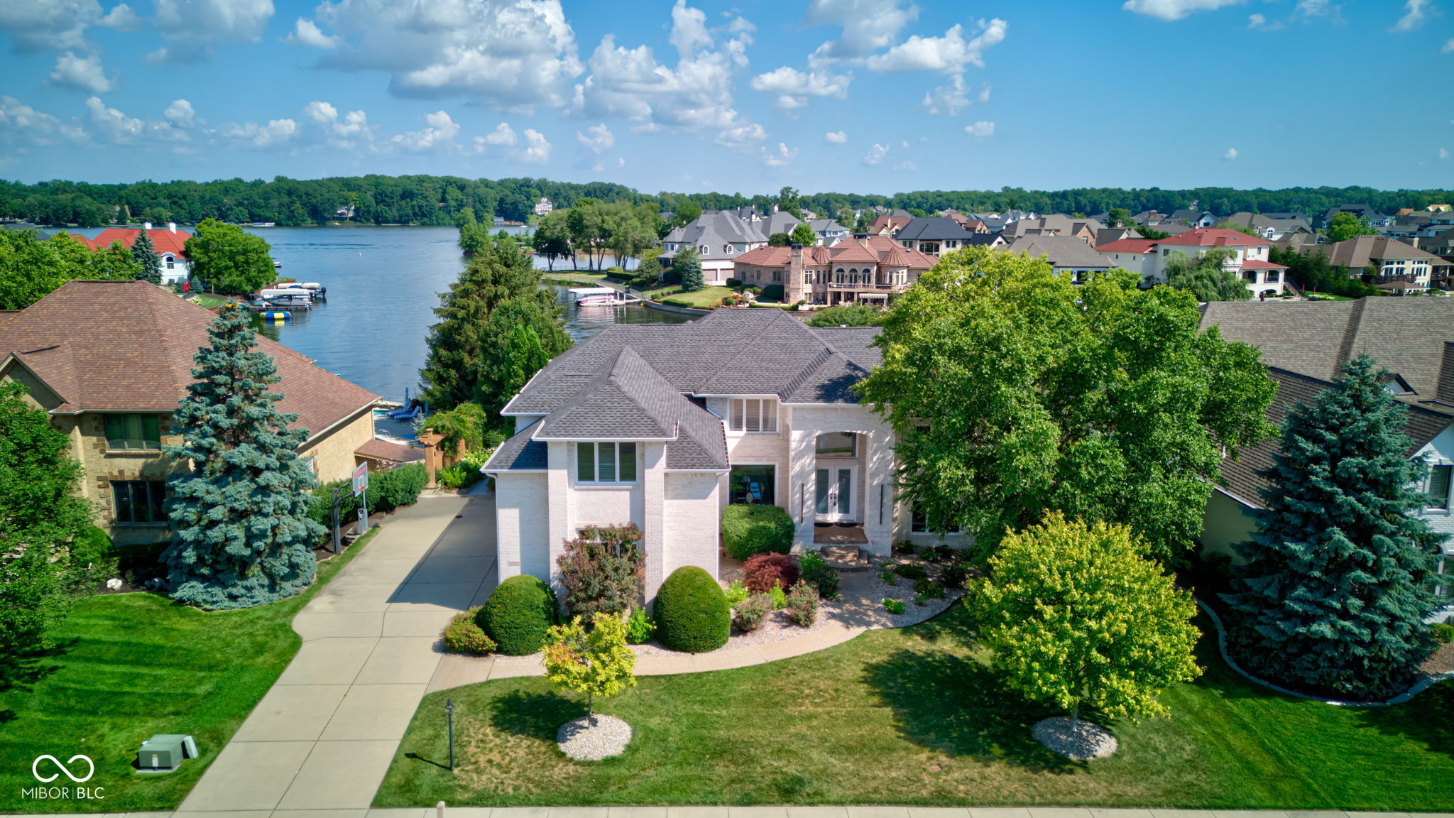 12950 Rocky Pointe Road McCordsville, IN 46055 - Photo 4 of 28 Gallery Image 4