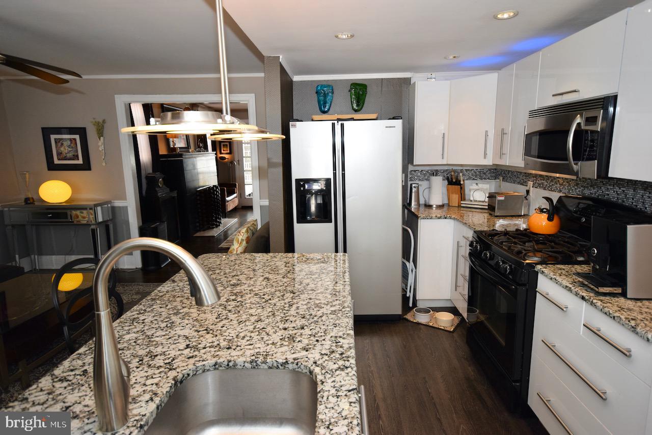 110 Ardsley Road Upper Darby, PA 19082 - Photo 13 of 41