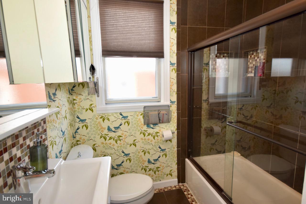 110 Ardsley Road Upper Darby, PA 19082 - Photo 25 of 41