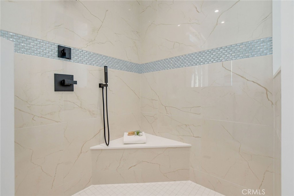 1725 Clark Lane Redondo Beach, CA 90278 - Photo 30 of 47 a bathroom with a bathtub and shower