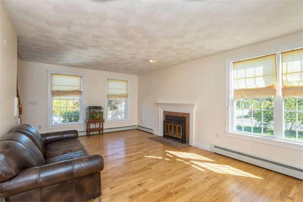 14 South Hampton Road Amesbury, MA 01913 - Photo 3 of 22