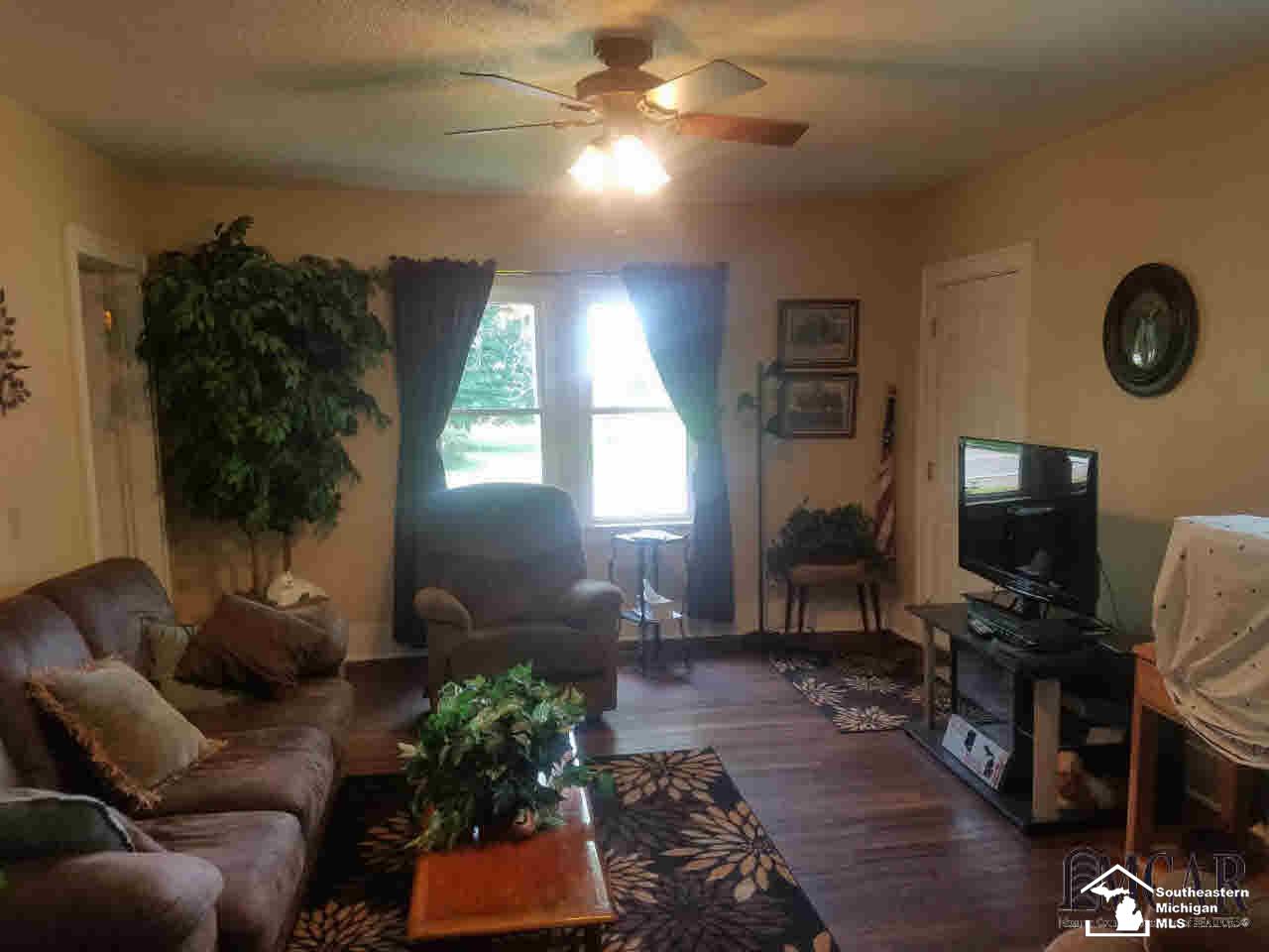 1032 Samaria Road Temperance, MI 48182 - Photo 12 of 18 21303751-11.JPG