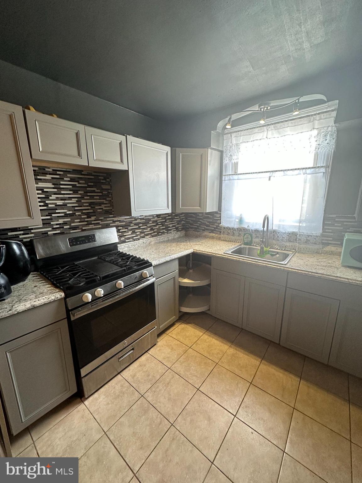 7537 Brookhaven Road Philadelphia, PA 19151 - Photo 14 of 16 Gallery Image 14