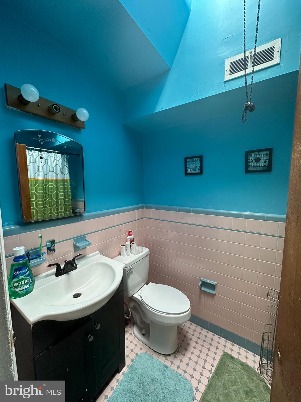 7537 Brookhaven Road Philadelphia, PA 19151 - Photo 9 of 16 Gallery Image 9