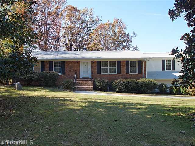 6927 Maynard Road Summerfield, NC 27358 - Photo 1 of 16 Exterior Front.