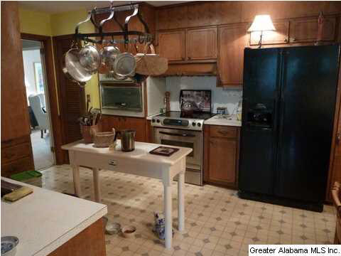 3249 Tyrol Road Vestavia Hills, AL 35216 - Photo 6 of 32