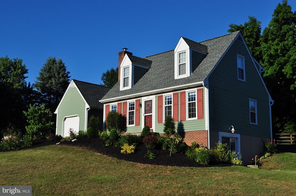 200 Queens Gate Road Lititz, PA 17543 - Photo 2 of 29 Gallery Image 2