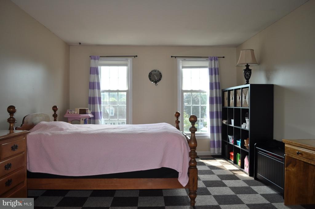 200 Queens Gate Road Lititz, PA 17543 - Photo 17 of 29 Gallery Image 17