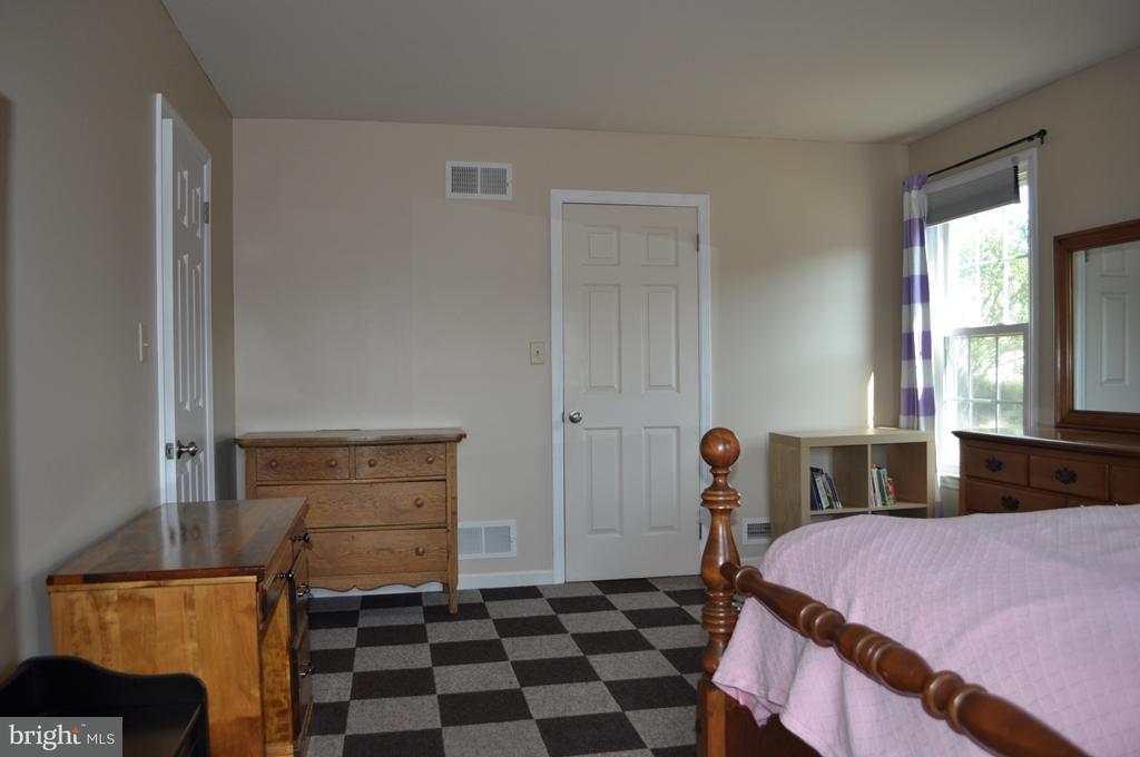 200 Queens Gate Road Lititz, PA 17543 - Photo 18 of 29 Gallery Image 18