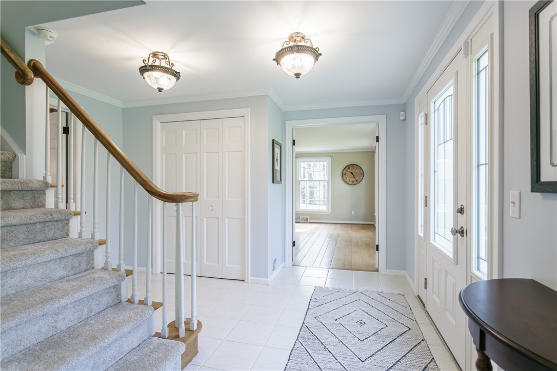 582 Pineglen Drive Webster, NY 14580 - Photo 6 of 49