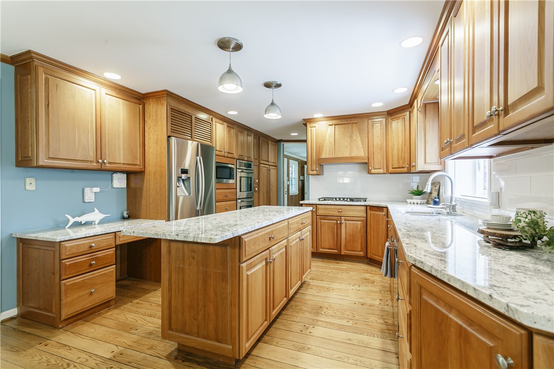 582 Pineglen Drive Webster, NY 14580 - Photo 10 of 49