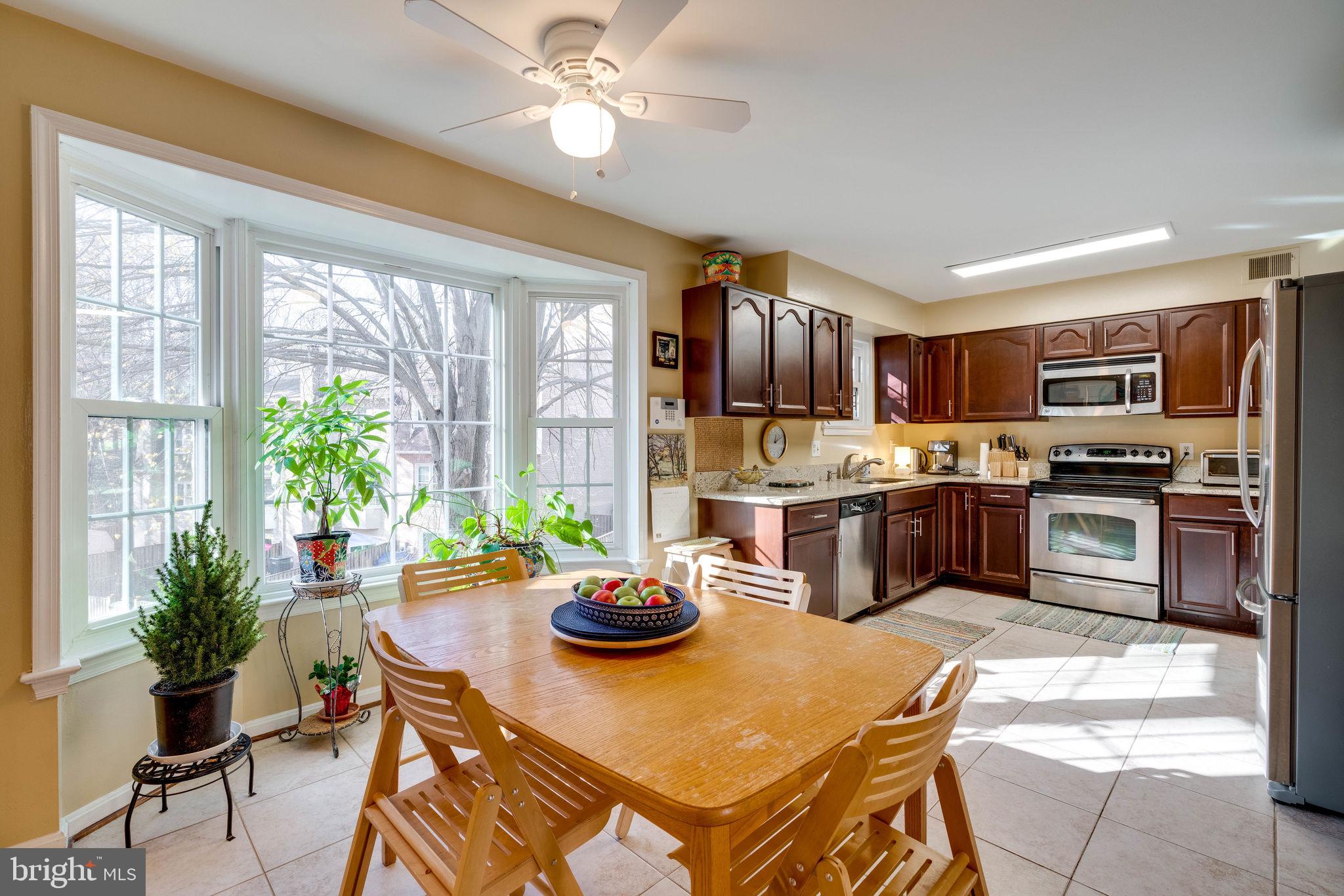8969 Omega Court Springfield, VA 22152 - Photo 11 of 46 Eat in kitchen with bay window