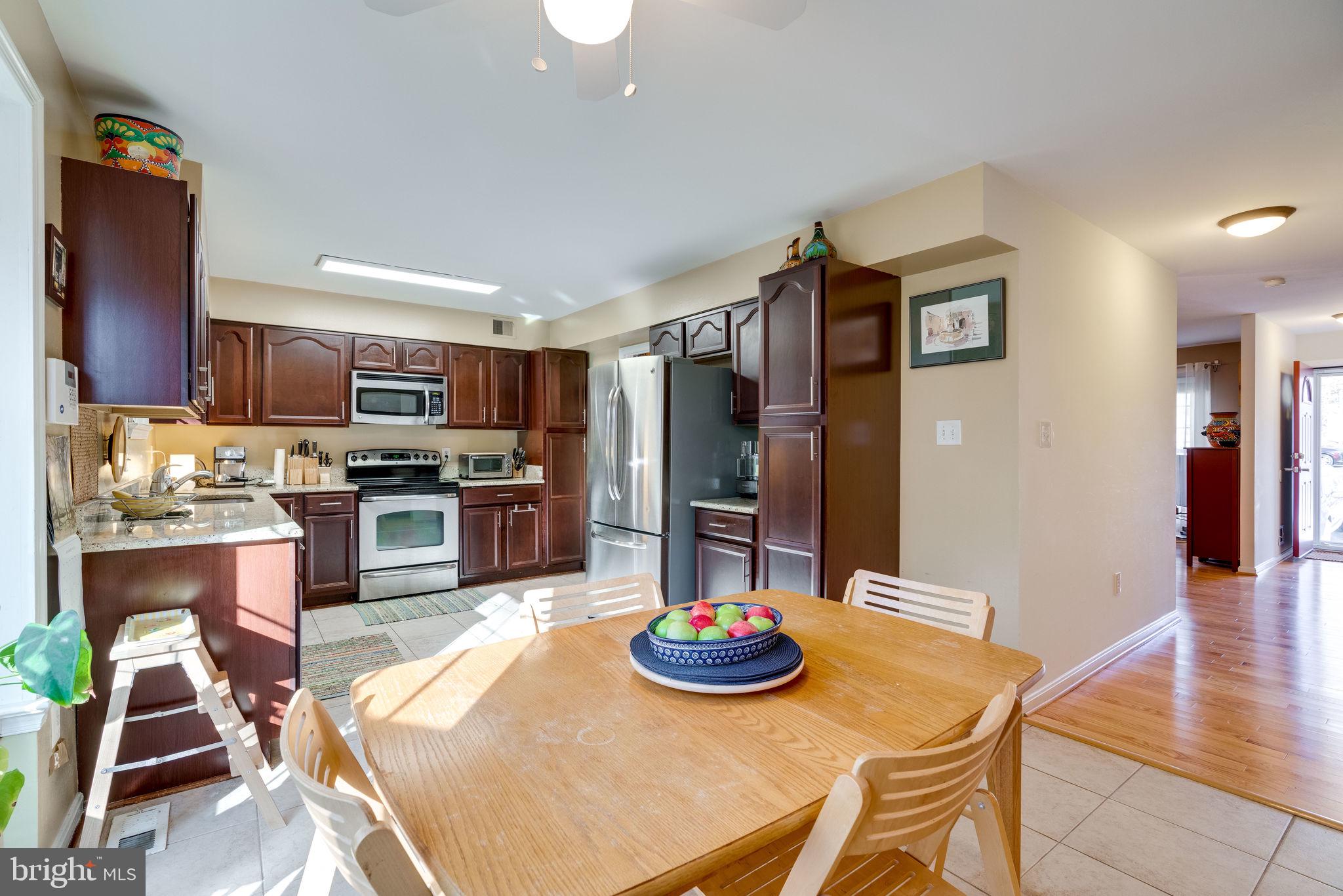 8969 Omega Court Springfield, VA 22152 - Photo 12 of 46 Gallery Image 12