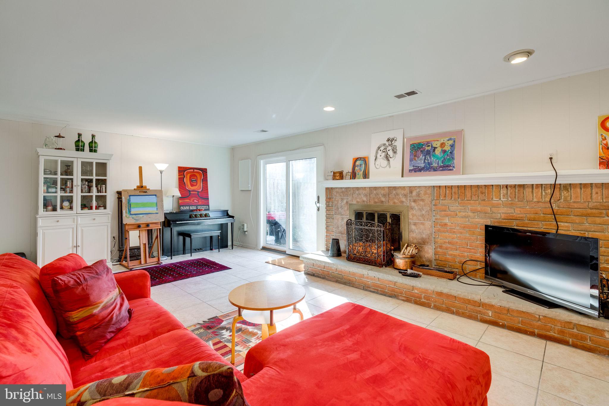 8969 Omega Court Springfield, VA 22152 - Photo 41 of 46 Gallery Image 41