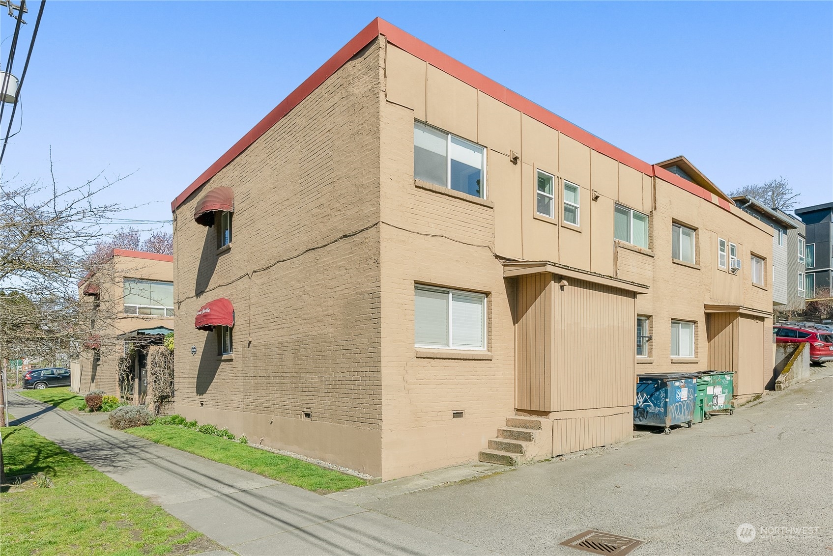 120 14th Avenue, Unit 10 Seattle, WA 98122 - Photo 21 of 21 a view of a house with street