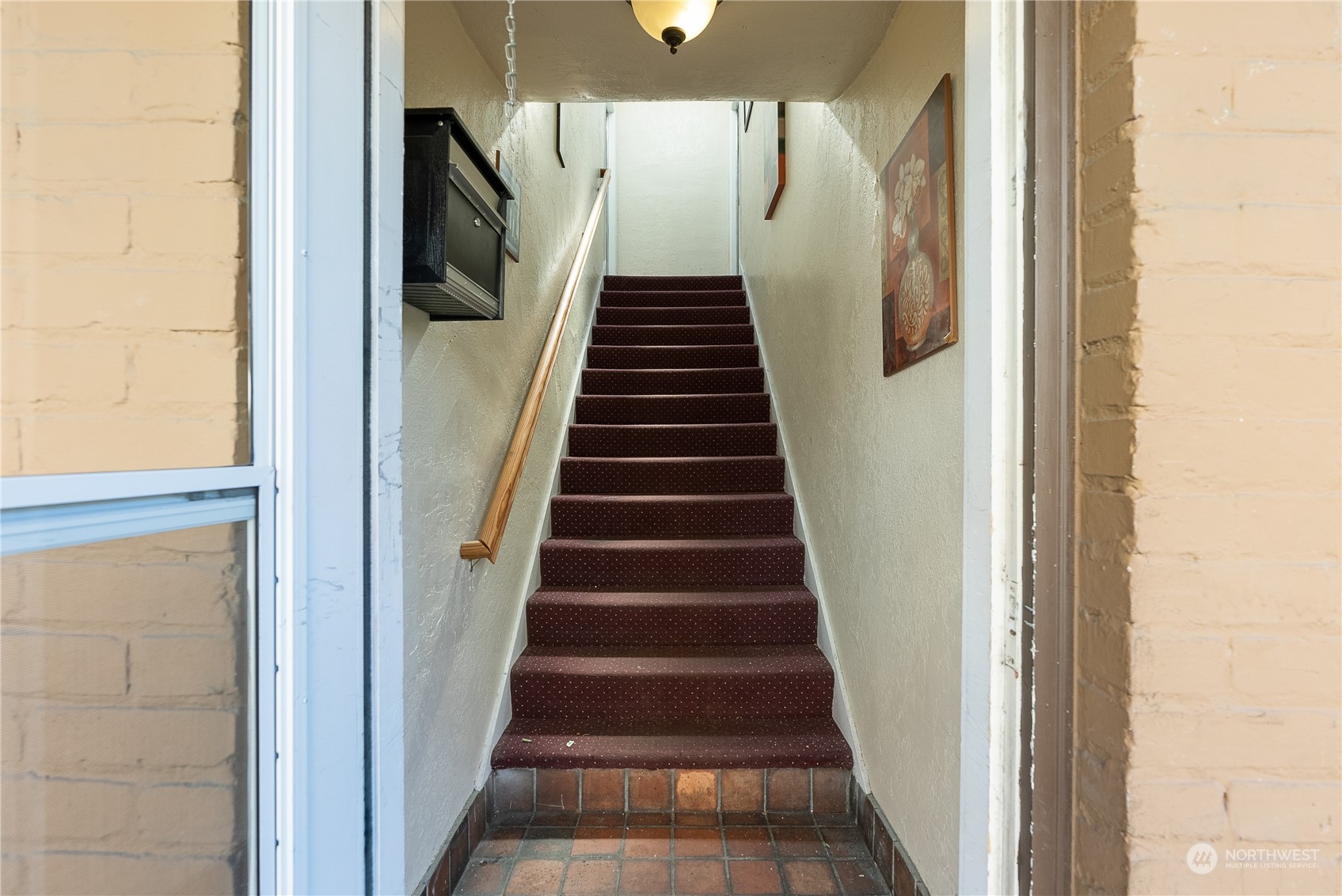 120 14th Avenue, Unit 10 Seattle, WA 98122 - Photo 6 of 21 a view of an entryway