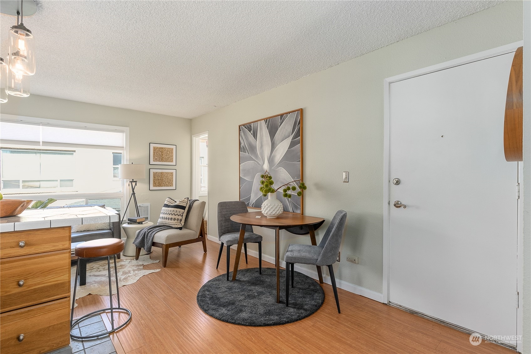 120 14th Avenue, Unit 10 Seattle, WA 98122 - Photo 10 of 21 a workspace with furniture and window