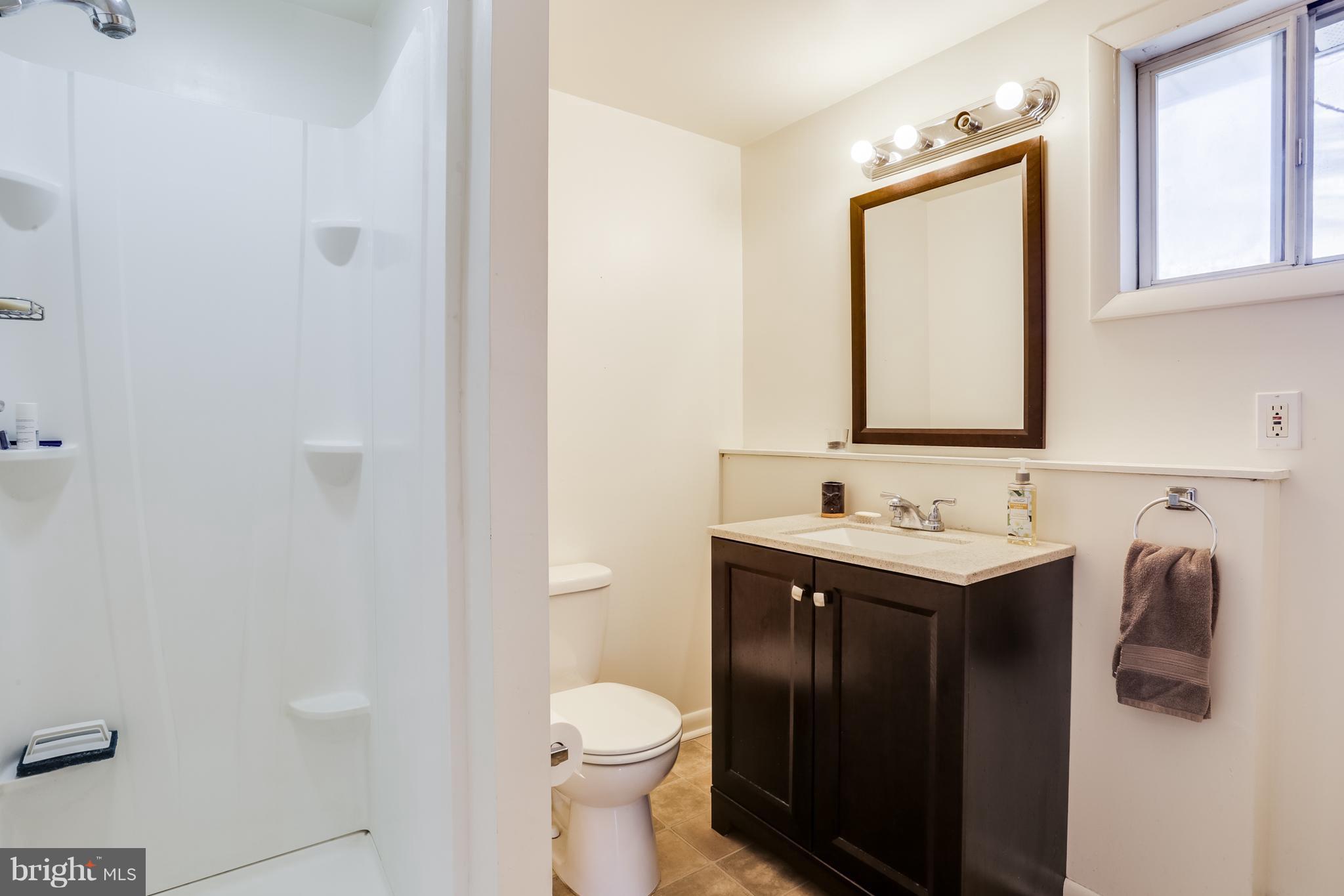 12182 Triadelphia Road Ellicott City, MD 21042 - Photo 15 of 30 Bath on upper level