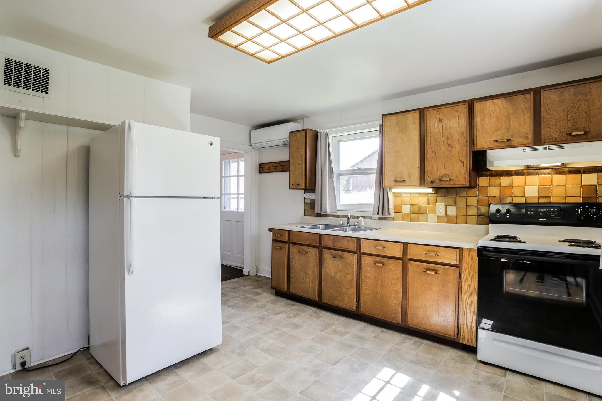 12182 Triadelphia Road Ellicott City, MD 21042 - Photo 5 of 30 Kitchen