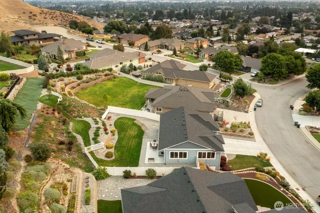 $725,000 | 2012 Linville Drive, Wenatchee, WA 98801