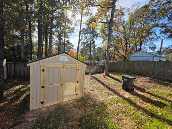 $1,575 | 9 Ridgeway Drive, Conroe, TX 77303