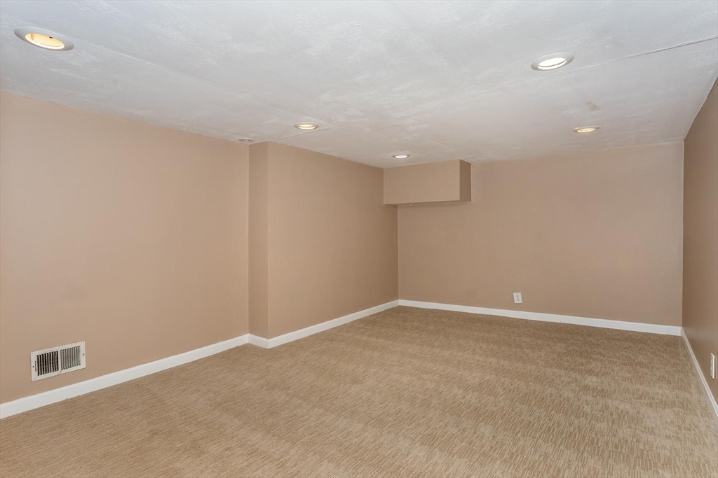 22 Middlesex Road Sharon, MA 02067 - Photo 17 of 21