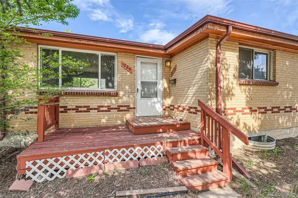 $2,495 | 1225 South Ames Street, Lakewood, CO 80232