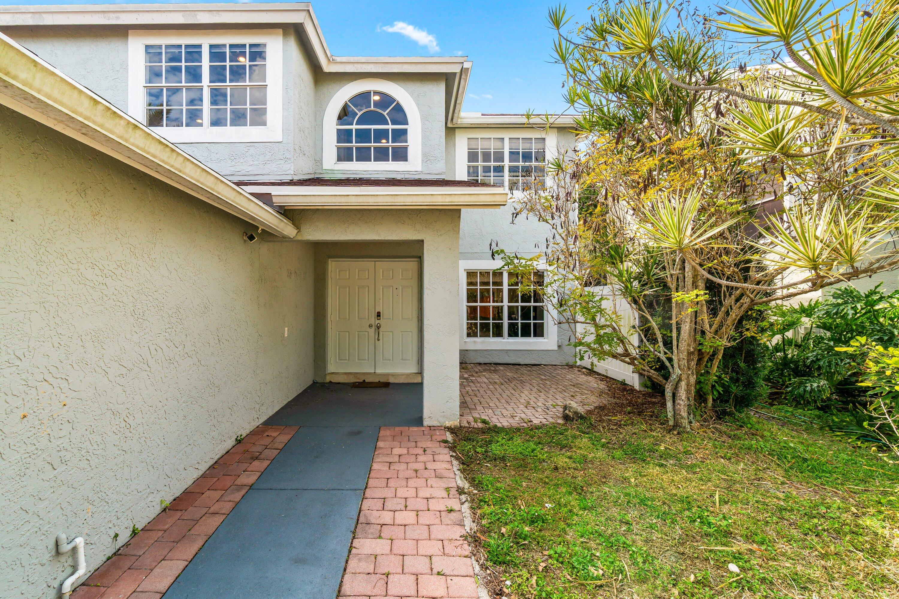 22251 Sands Point Drive Boca Raton, FL 33433 - Photo 4 of 44 004-22251SandsPointDrive-BocaRaton-FL-33