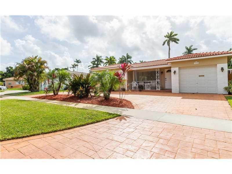 3118 Tyler Street Hollywood, FL 33021 - Photo 2 of 18 2
