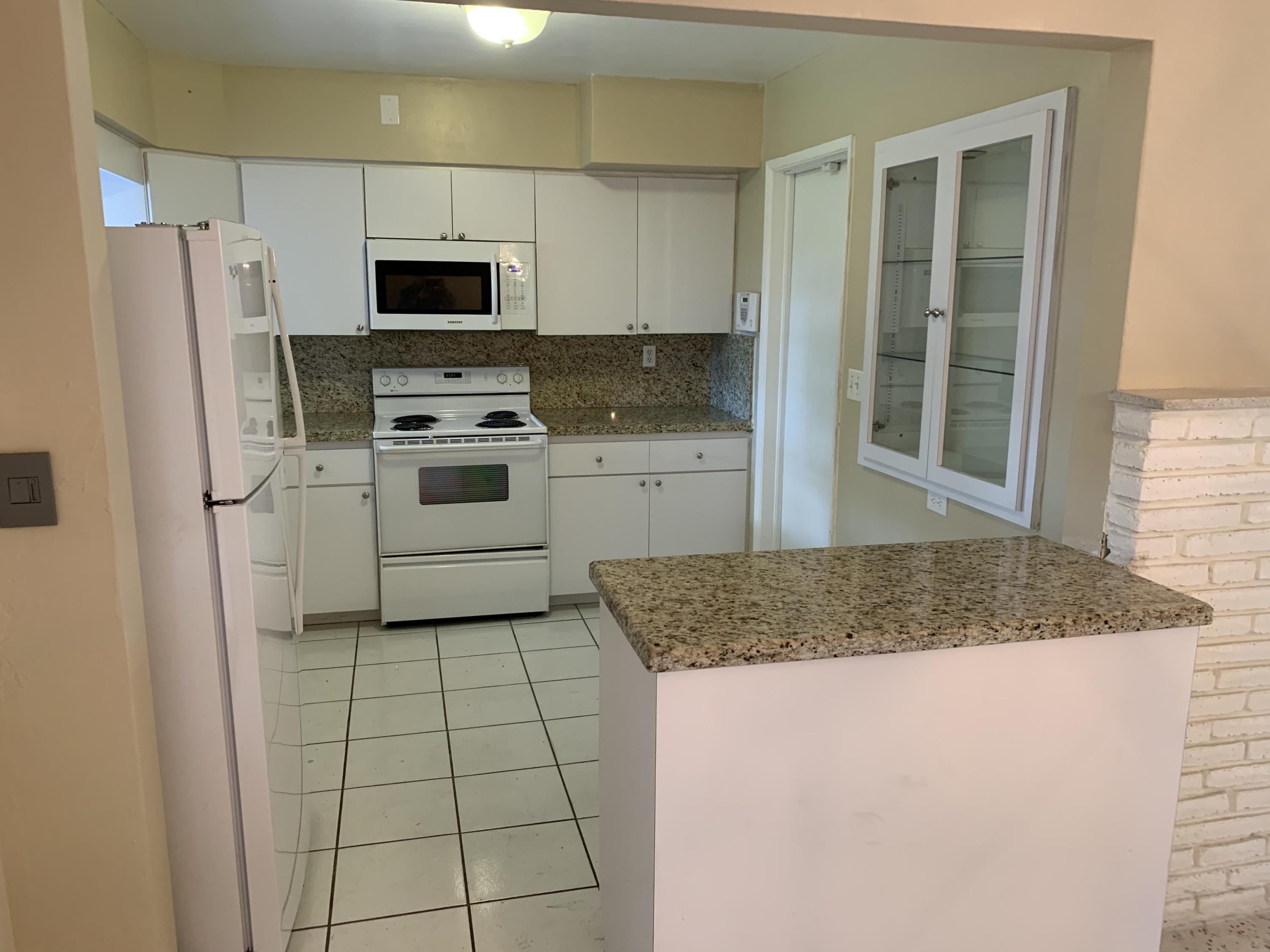 3118 Tyler Street Hollywood, FL 33021 - Photo 8 of 18 IMG_4353