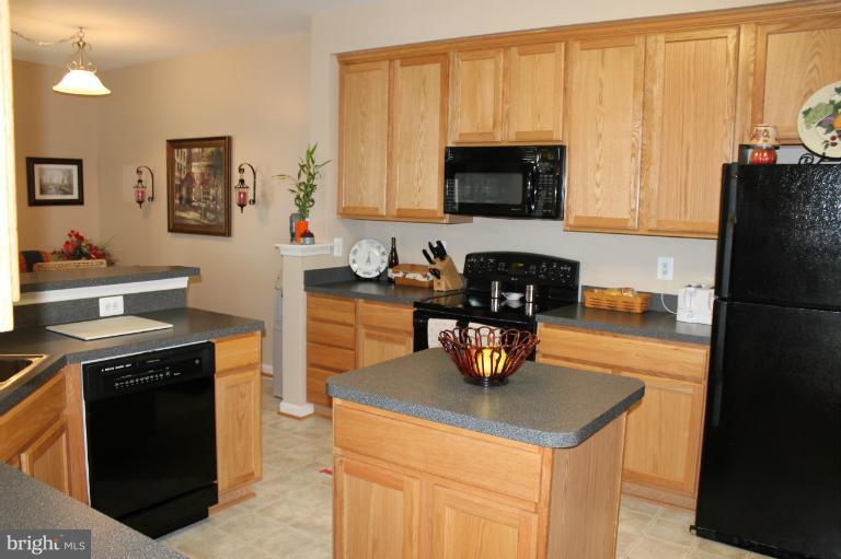 1321 Stallion Street Ranson, WV 25438 - Photo 25 of 29 Kitchen